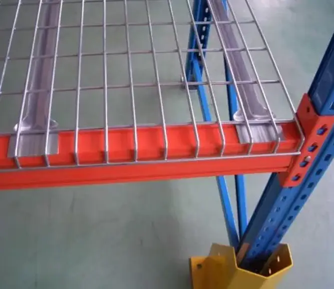Metal warehouse racking with wire decking